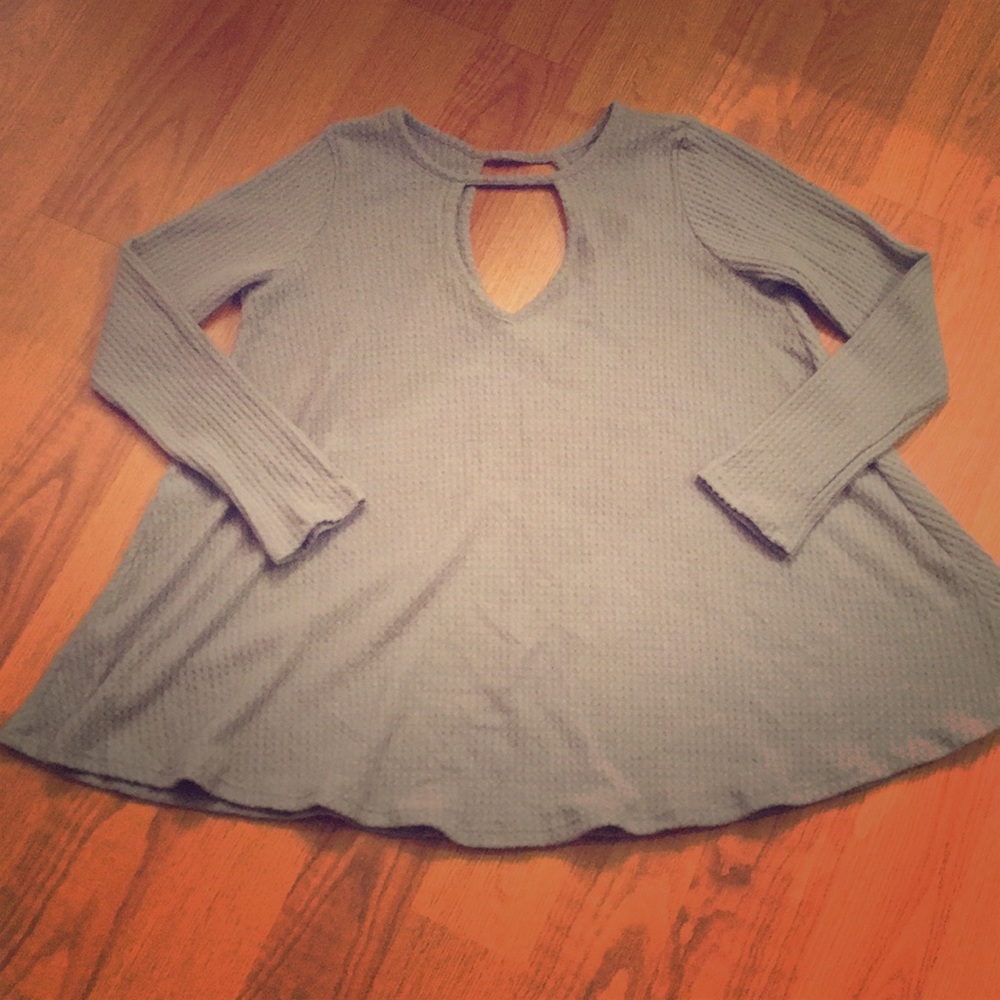 NWT. cute open front and back sweater.